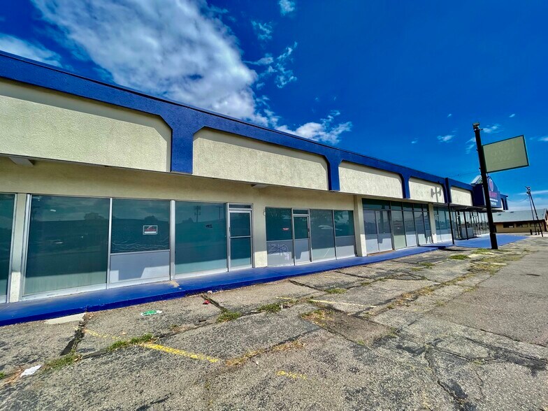 7801 W Colfax Ave, Lakewood, CO à vendre - Photo du bâtiment - Image 3 de 20