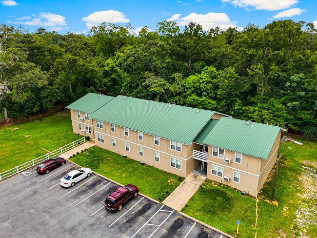 Plus de détails pour 872 Deer Wood Ln, Chipley, FL - Multi-résidentiel à vendre