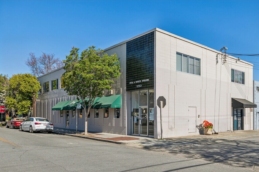 725-729 Santa Cruz Ave, Menlo Park, CA à vendre - Photo du bâtiment - Image 3 de 11