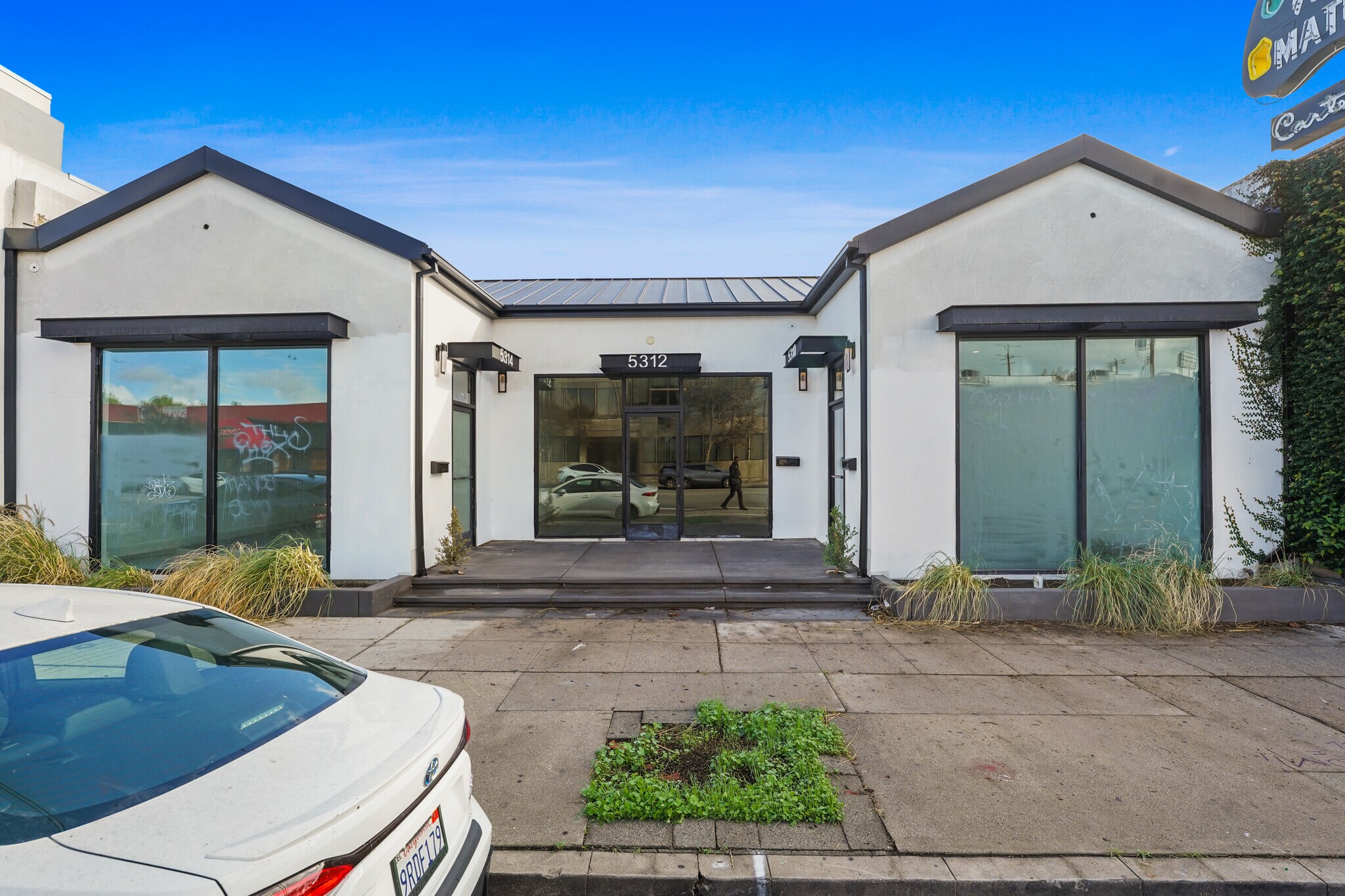 5310-5314 Laurel Canyon Blvd, Valley Village, CA à vendre Photo principale- Image 1 de 22