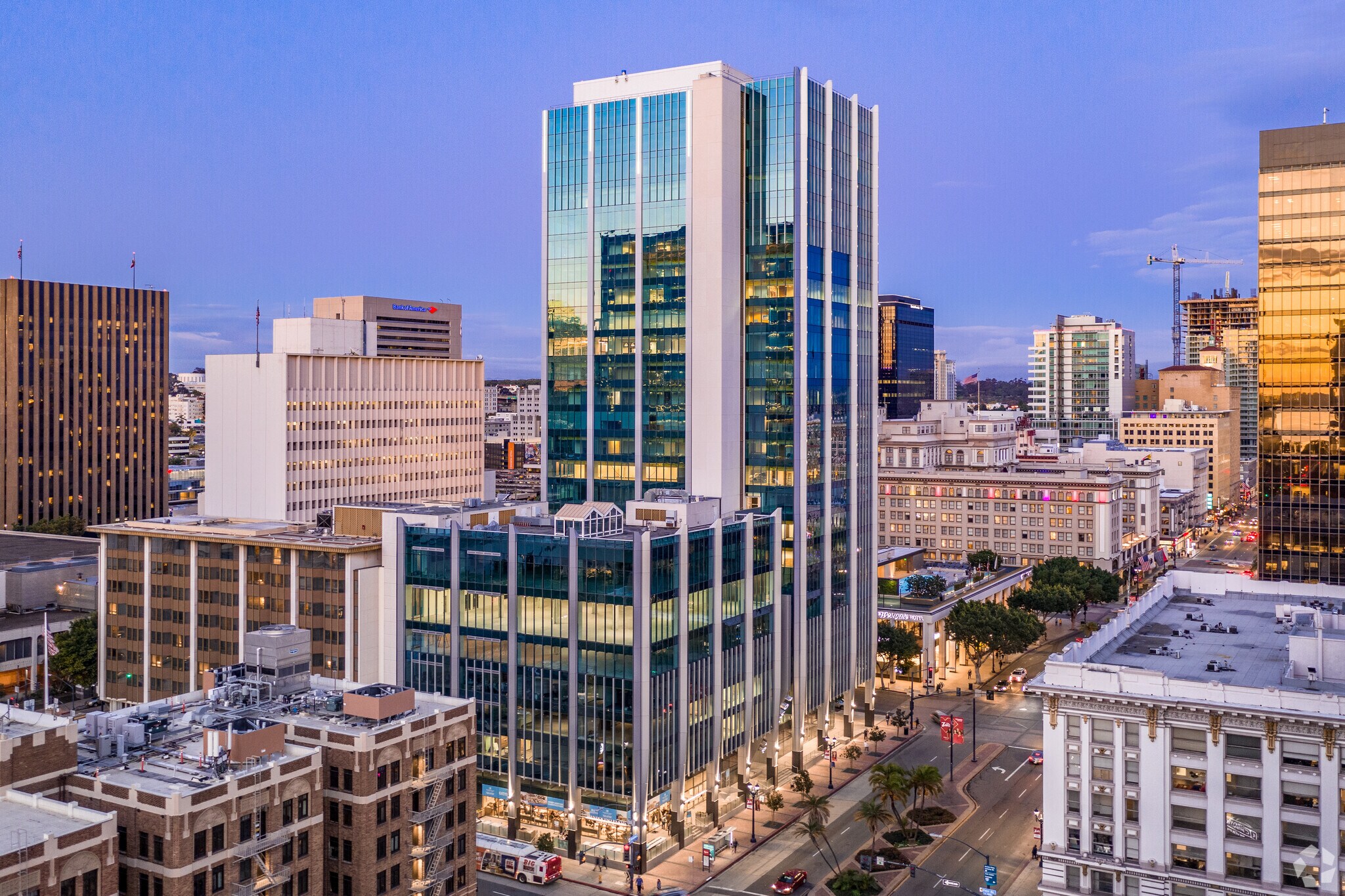 180 Broadway, San Diego, CA à louer Photo du bâtiment- Image 1 de 11