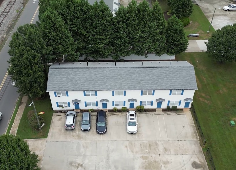 600-650 S Main St, Mooresville, NC à vendre - Photo du bâtiment - Image 2 de 7