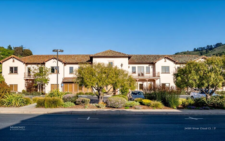 24591 Silver Cloud Ct, Monterey, CA à louer - Photo principale - Image 1 de 5