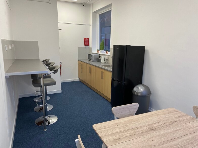 22-28 Wood St, Doncaster for lease - Interior Photo - Image 2 of 4