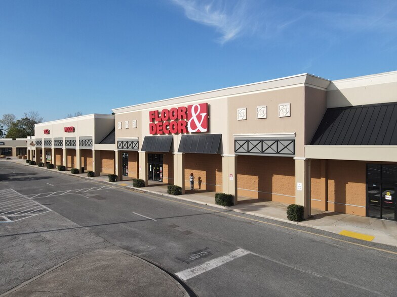 8102 Blanding Blvd, Jacksonville, FL à louer - Photo du bâtiment - Image 3 de 11