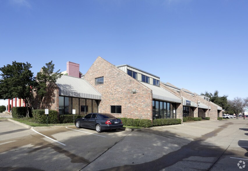 10995 Plano Rd, Dallas, TX à louer - Photo du bâtiment - Image 2 de 5