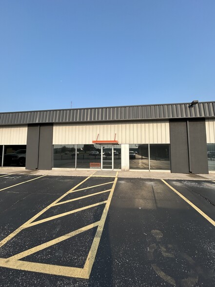 2835 E Division St, Springfield, MO for sale - Building Photo - Image 1 of 1