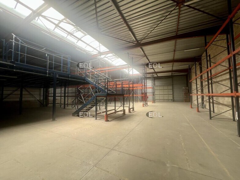Industrial in Saint-Soupplets for lease - Interior Photo - Image 2 of 11