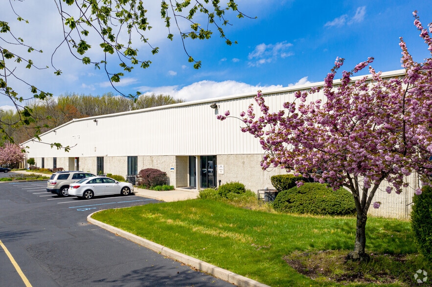 1960 Old Cuthbert Rd, Cherry Hill, NJ for lease - Primary Photo - Image 1 of 2