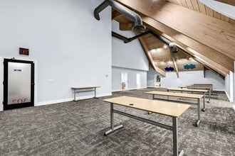 1020 Dennison Ave, Columbus, OH for lease Interior Photo- Image 2 of 19