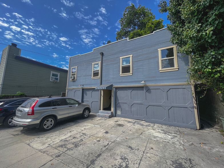 945 Hilldale Ave, West Hollywood, CA for sale - Building Photo - Image 3 of 15