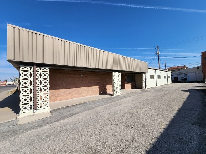 420 S Cypress St, Pecos, TX for sale - Building Photo - Image 3 of 25