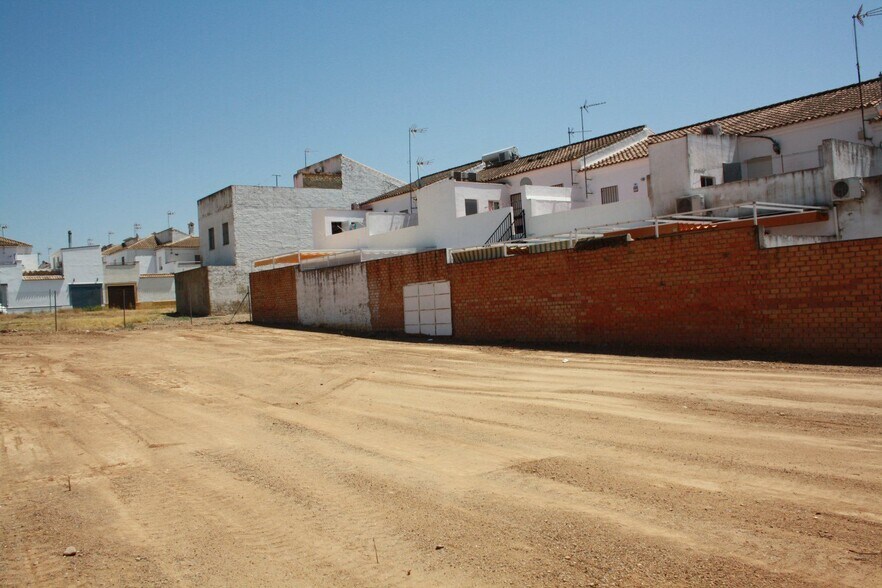 Calle Dolores Ibárruri, 40, Cantillana, Sevilla à vendre - Photo du bâtiment - Image 2 de 7