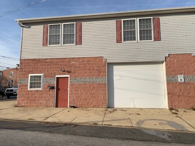 327 6th Ave, Wilmington, DE à louer Photo principale- Image 1 de 5