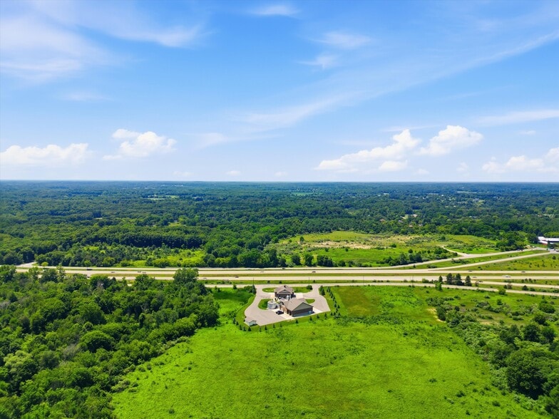 4975 Old Us 23, Fenton, MI for sale - Building Photo - Image 3 of 7