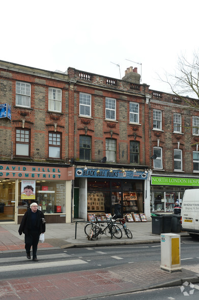 121 High Rd, London for sale - Primary Photo - Image 1 of 3