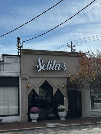 More details for 152 Union Ave, Lynbrook, NY - Retail for Sale