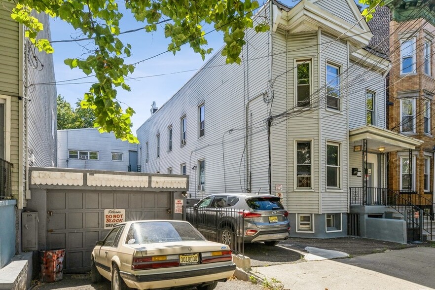 123-125 Booraem Ave, Jersey City, NJ à vendre - Photo du bâtiment - Image 1 de 59