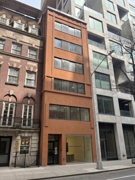 127 E 56th St, New York, NY for lease - Building Photo - Image 2 of 9