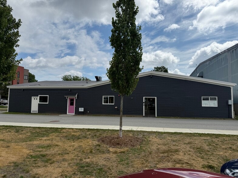 30 & 40 Beharrell Street portfolio of 2 properties for sale on LoopNet.ca - Building Photo - Image 2 of 15