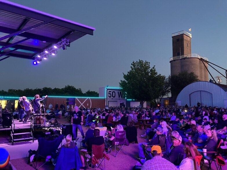 Portfolio Sale KRUM portefeuille de 11 propriétés à vendre sur LoopNet.ca - Photo du bâtiment - Image 3 de 8