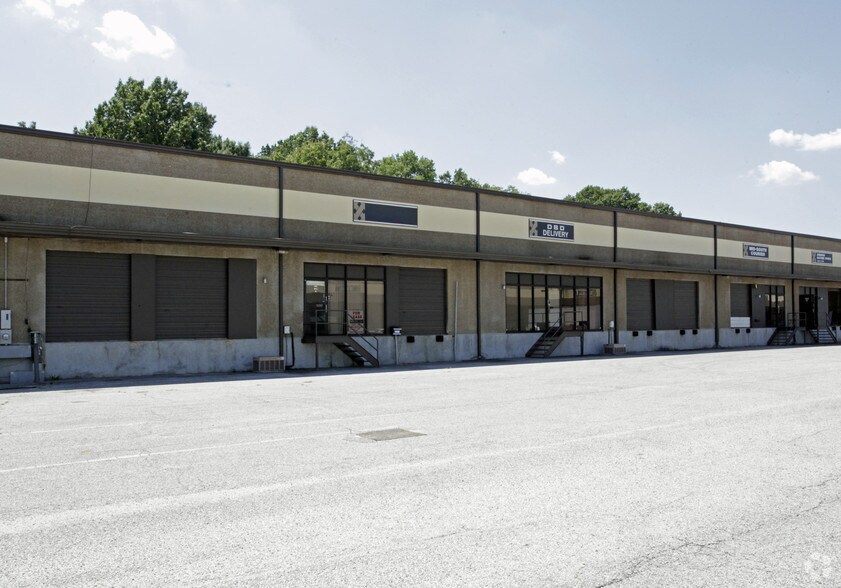 2093 Thomas Rd, Memphis, TN à louer - Photo du bâtiment - Image 3 de 5
