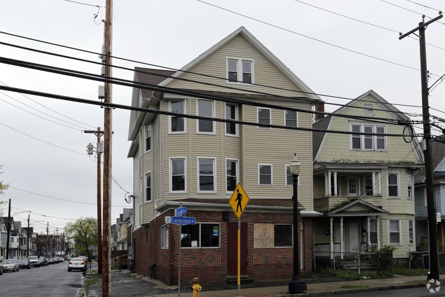 724 Connecticut Ave, Bridgeport, CT for lease - Building Photo - Image 2 of 5