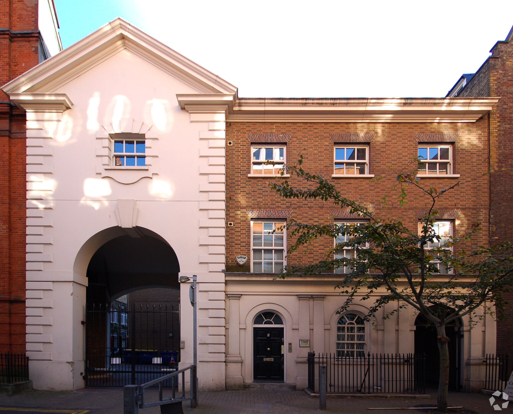 5 Streatham St, Londres à louer Photo principale- Image 1 de 18