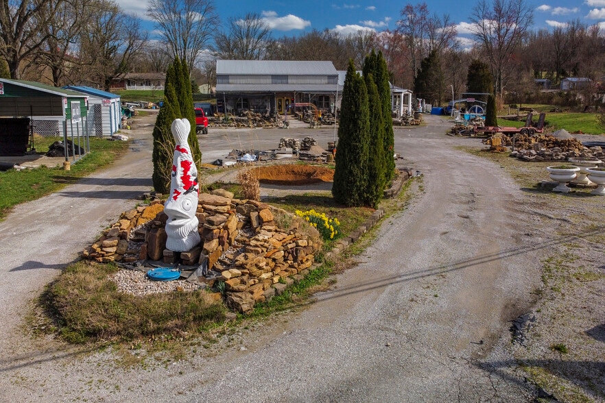 7004 Highway 311, Sellersburg, IN à vendre - Photo du bâtiment - Image 2 de 31