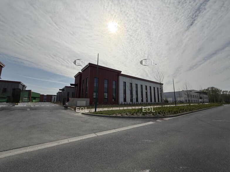 Flex in Serris for sale - Building Photo - Image 1 of 12