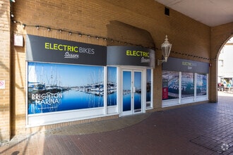 1-40 Village Sq, Brighton à louer Photo du bâtiment- Image 1 de 15