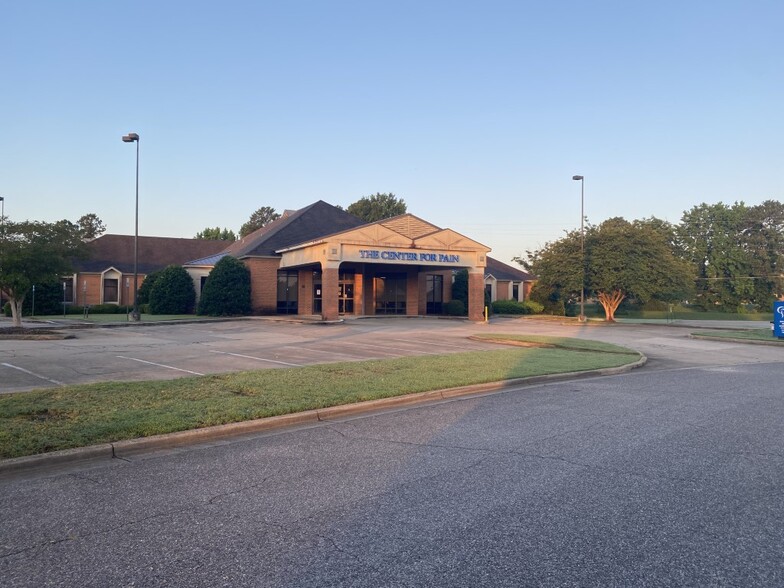 Portfolio of 5 Medical Offices portfolio of 4 properties for sale on LoopNet.ca - Building Photo - Image 2 of 4