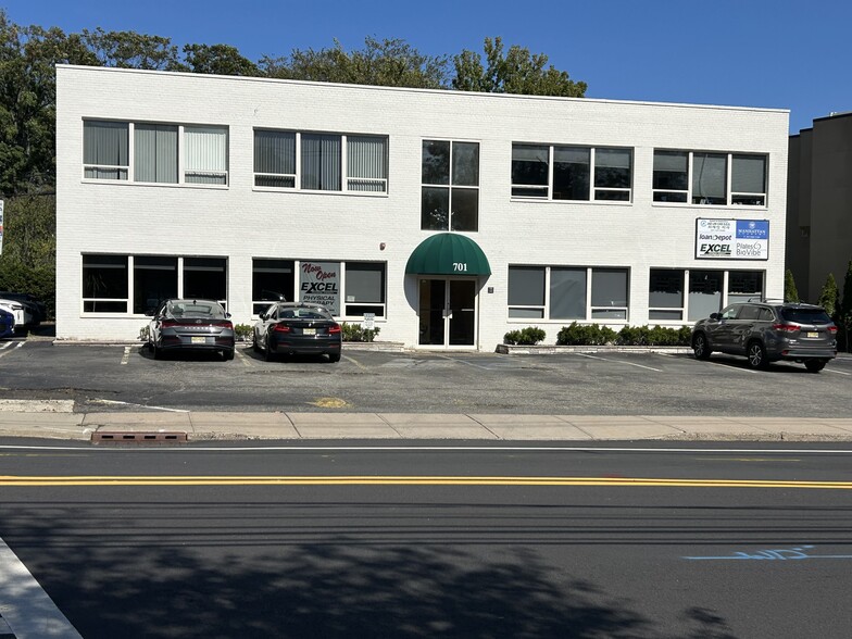 701 E Palisade Ave, Englewood Cliffs, NJ à louer - Photo principale - Image 1 de 17