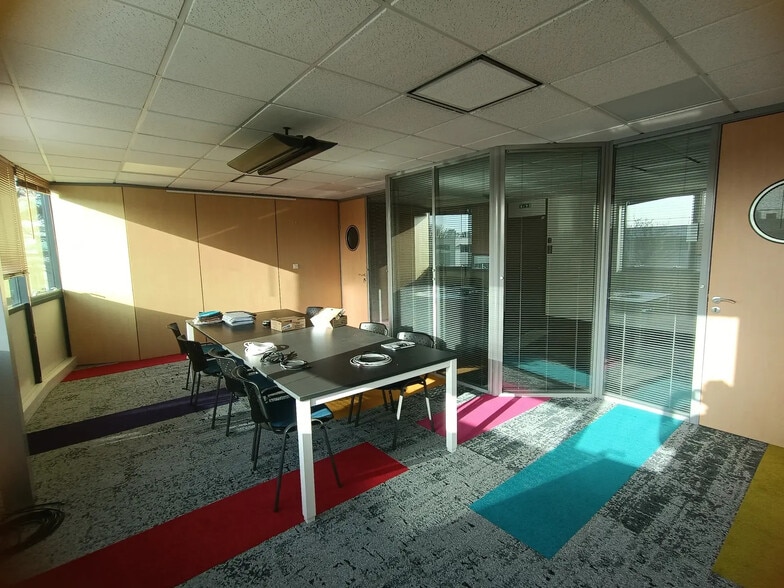 7 Rue Gutenberg, Mérignac for lease - Interior Photo - Image 3 of 7