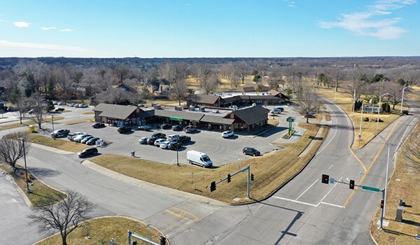 801-815 Lakewood Blvd, Lee's Summit, MO for lease Primary Photo- Image 1 of 2