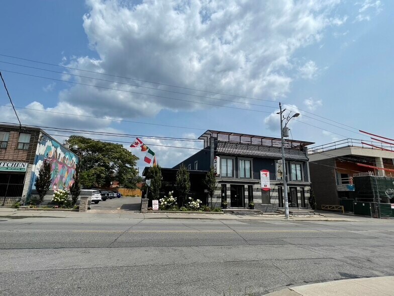 475 Oakwood Ave, Toronto, ON for sale - Building Photo - Image 1 of 1