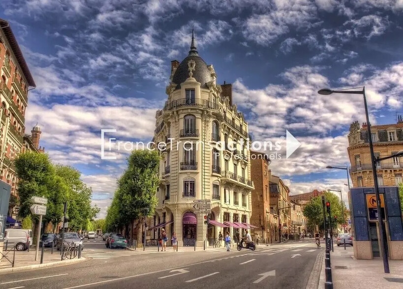 Retail in Toulouse for lease - Building Photo - Image 3 of 4