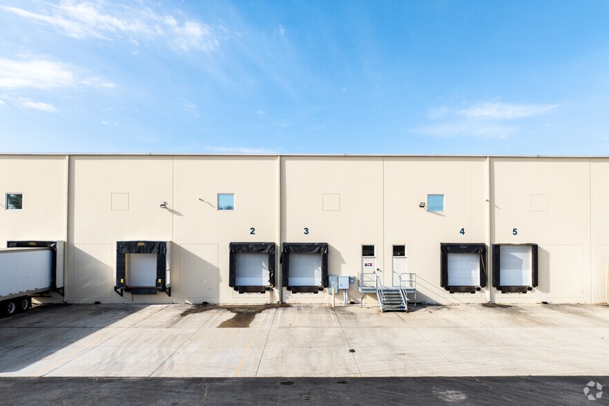 6950 Harbour View Blvd, Suffolk, VA for lease - Building Photo - Image 3 of 5