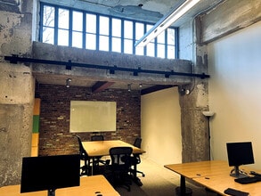 2100 Central St, Kansas City, MO for lease Interior Photo- Image 1 of 1