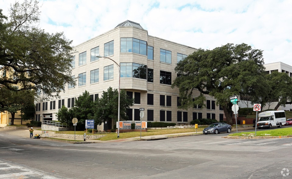 313 12th St E, Austin, TX à louer - Photo du bâtiment - Image 1 de 4