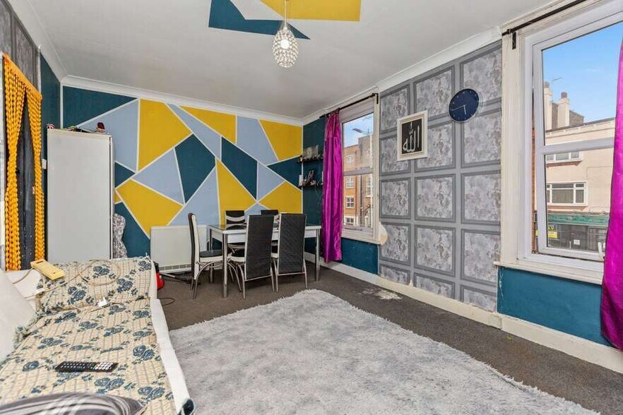 185 St Marys Ln, Upminster à vendre - Photo du bâtiment - Image 2 de 7