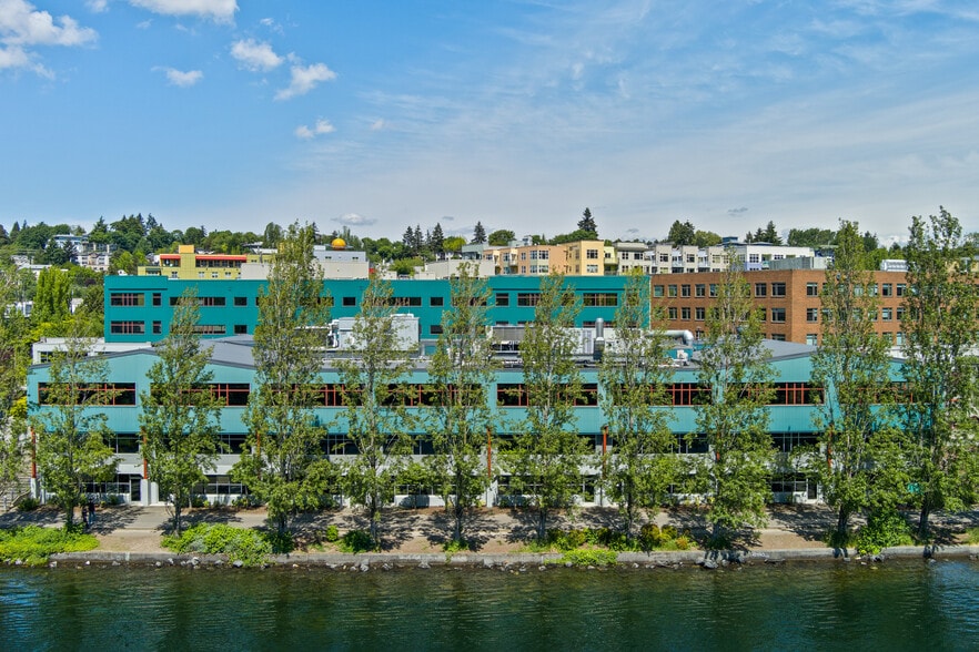 551 N 34th St, Seattle, WA for lease - Building Photo - Image 3 of 5