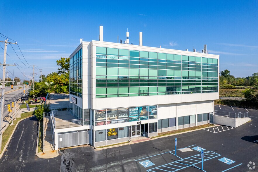 198 Allendale Rd, King Of Prussia, PA à louer - Photo du bâtiment - Image 2 de 5