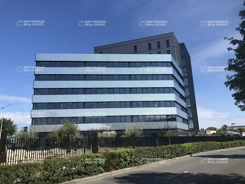 Office in Saint-Herblain for lease - Building Photo - Image 3 of 9