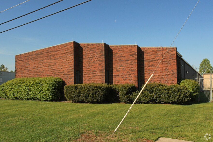 2800 Diode Ln, Louisville, KY à vendre - Photo principale - Image 1 de 47