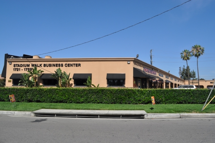 1721-1759 Claudina Way, Anaheim, CA à louer - Photo du bâtiment - Image 3 de 9