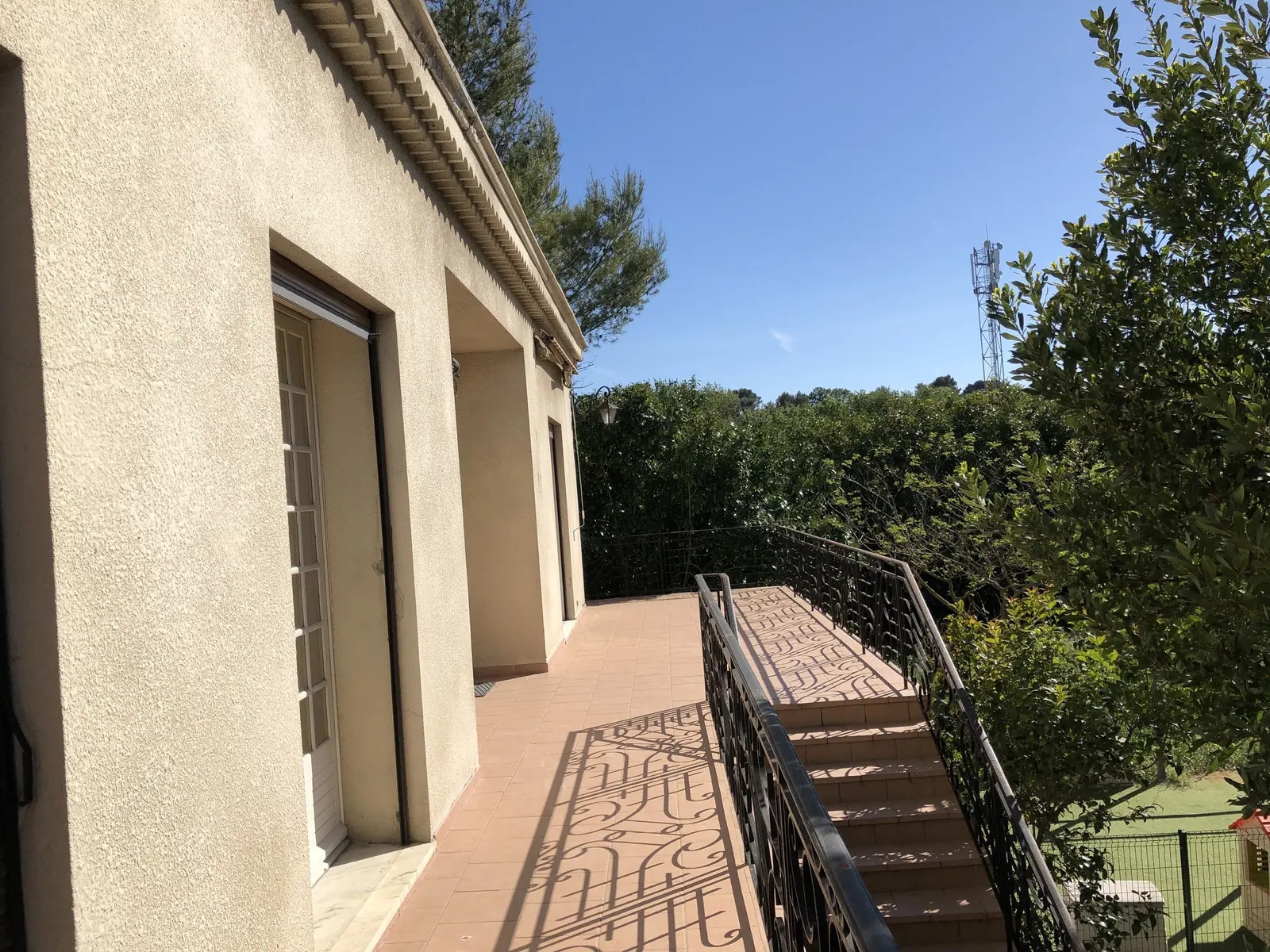 Office in Aubagne for lease Building Photo- Image 1 of 7