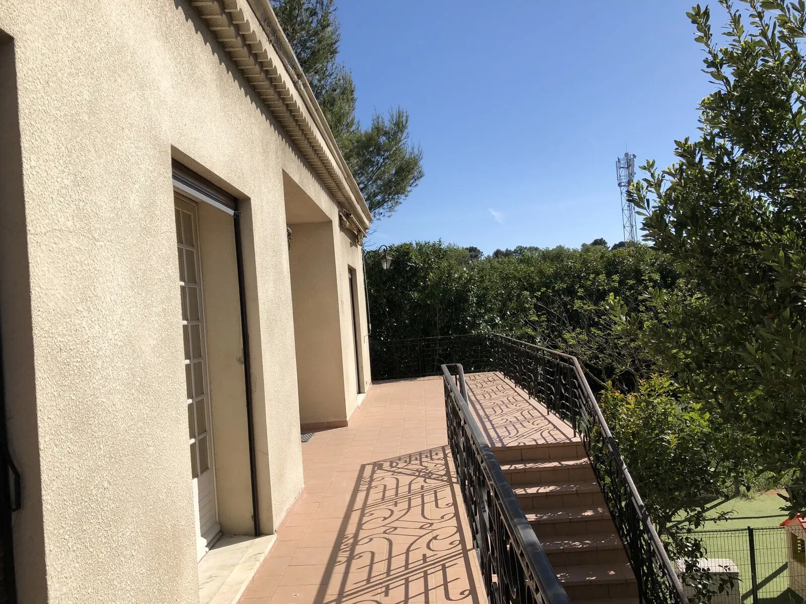 Bureau dans Aubagne à louer Photo du bâtiment- Image 1 de 7