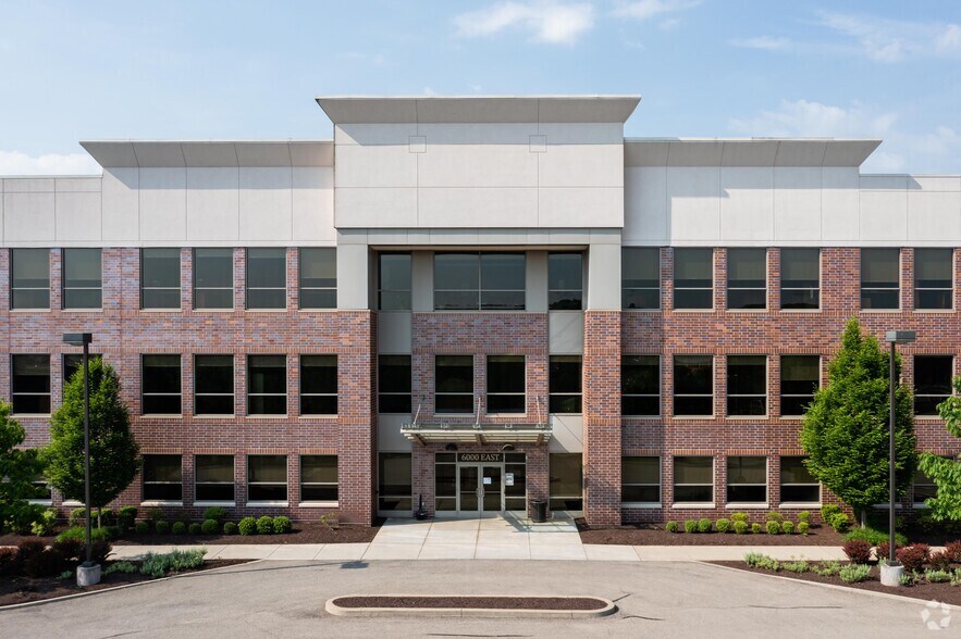 6000 Town Center Blvd, Canonsburg, PA à louer - Photo du bâtiment - Image 3 de 7