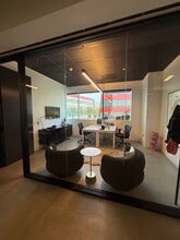 8687 Melrose Ave, West Hollywood, CA à louer Photo intérieure- Image 2 de 8